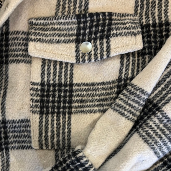 Plaid Shacket - Picture 4 of 5